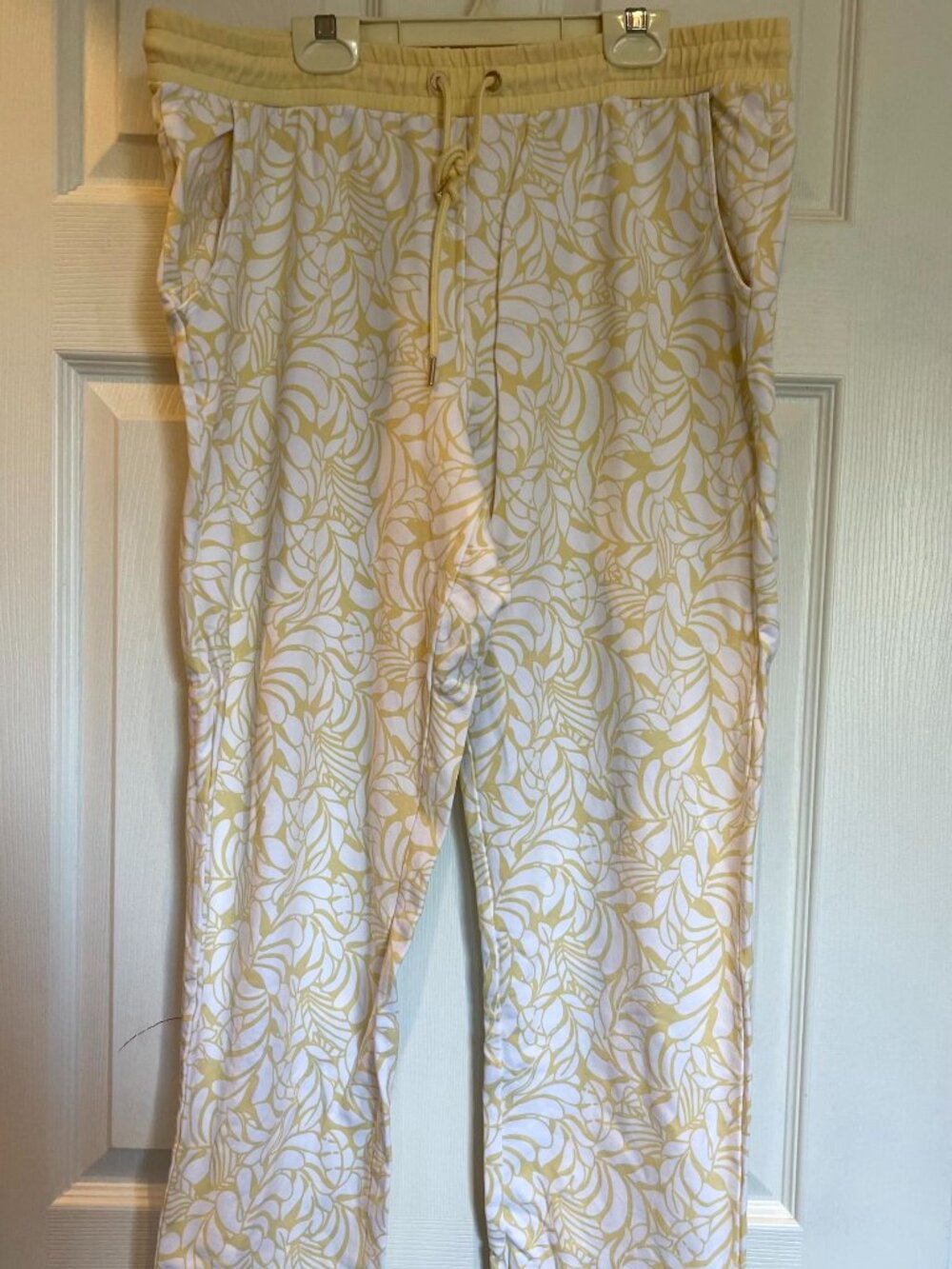 Olsen white and yellow sport style pant (size 12)